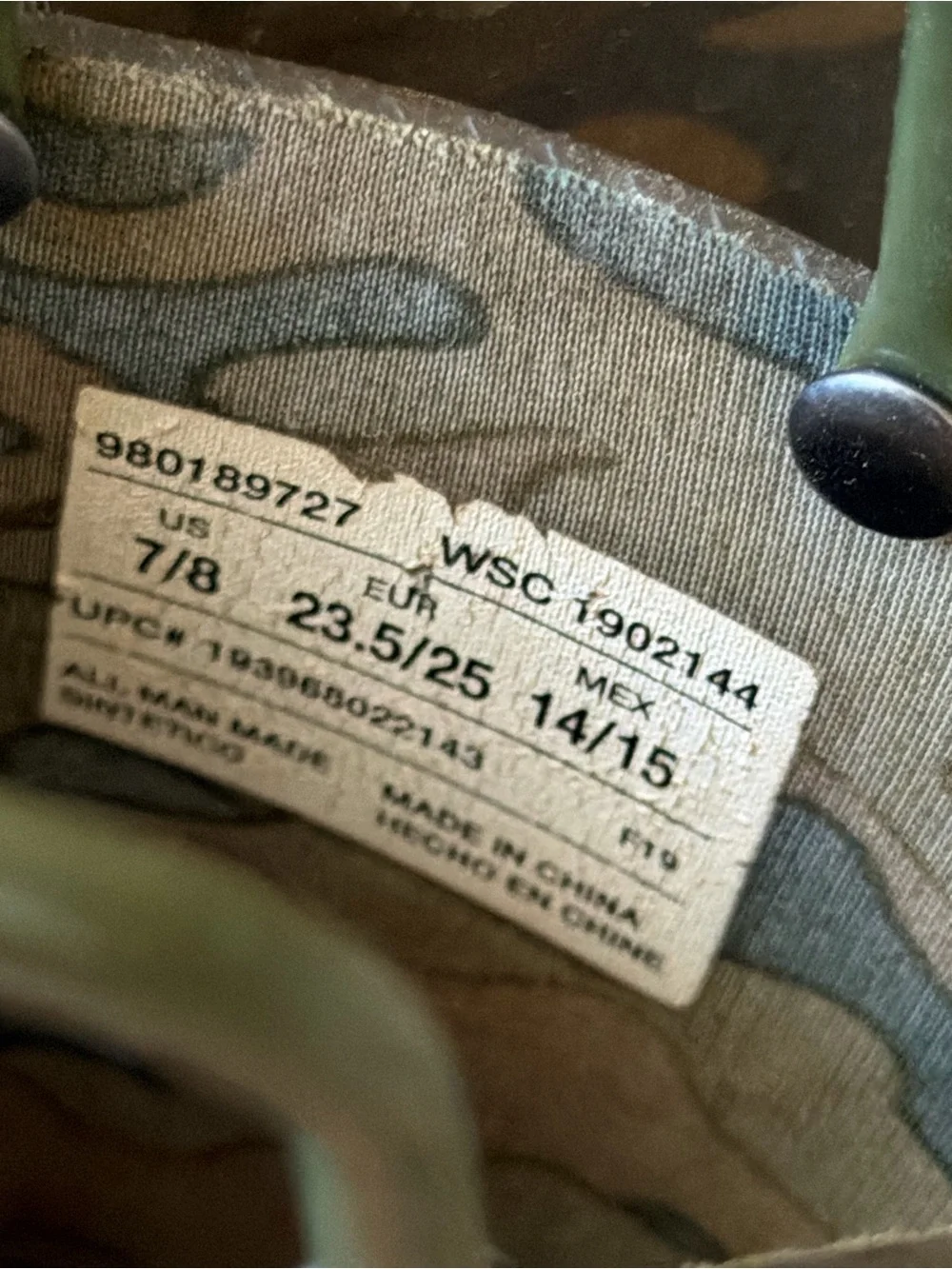 Kids Camo Rain Boots in Olive Green - Lightweight Waterproof 7/8 T